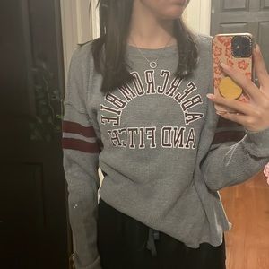 Abercrombie And Fitch cropped long sleeve